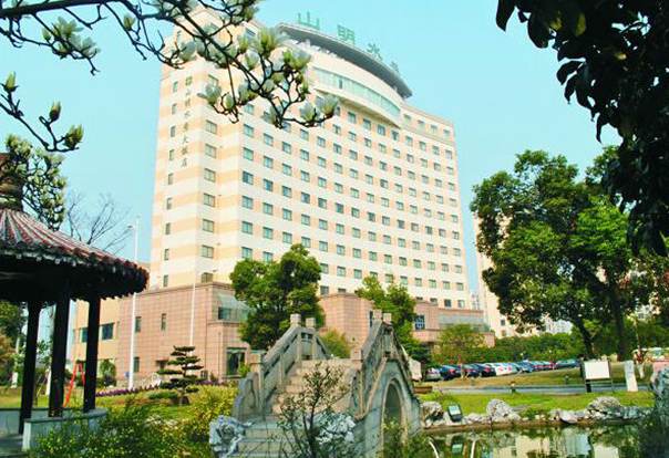 山明(míng)水(shuǐ)秀大(dà)酒店(diàn)