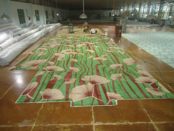 手工(gōng)地(dì)毯